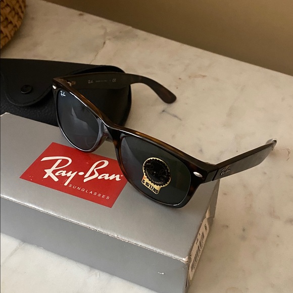 Ray-Ban Brown Sunglasses with Black Case - Picture 2 of 4